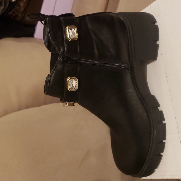 Madden NYC Black Rhinestone Embellished Amulet Platform Chelsea Boots Size 9 - Picture 4 of 10